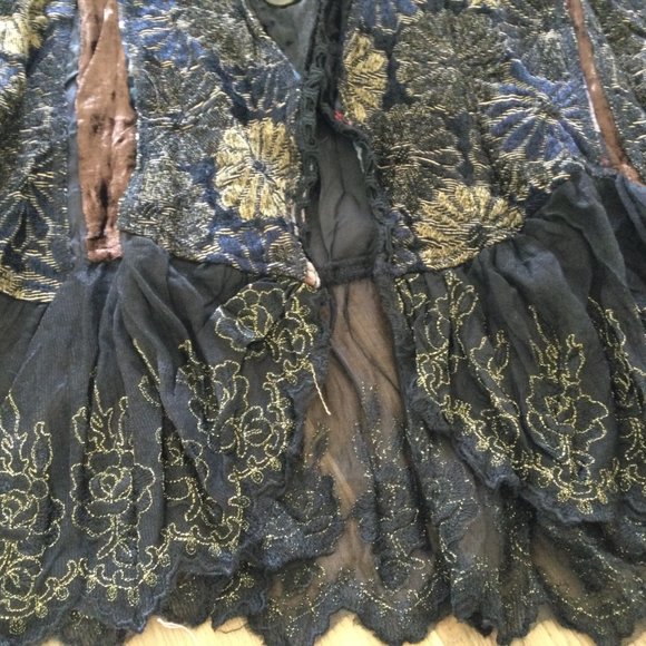 Vers Velvet and Lace Jacket - Picture 3 of 9